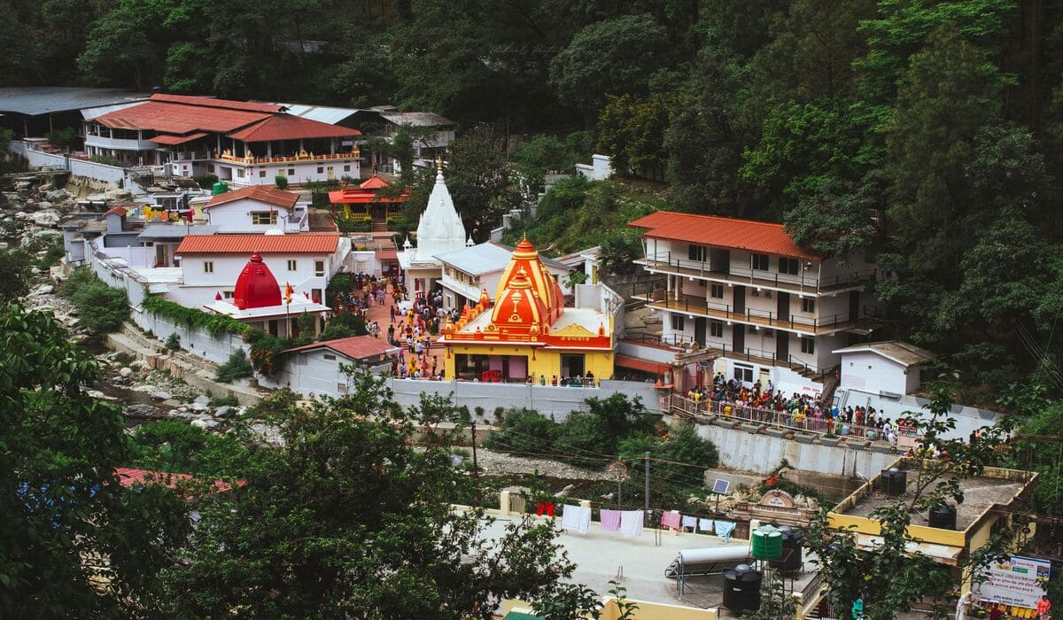 Nearest Railway Station to Kainchi Dham (Distance, Taxi & Travel Guide 2026)